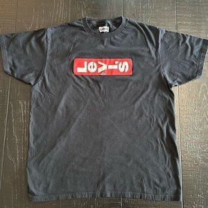 LEVI'S Logo Print T-Shirt Men's Large Black sideways logo rare